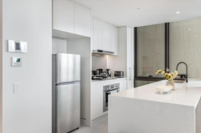 High level deluxe 2 bedroom APT